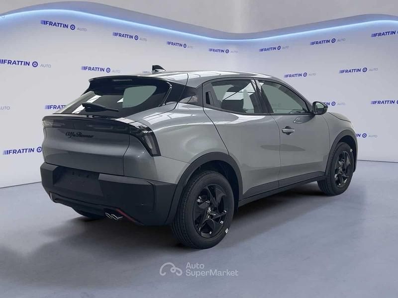 Nuova Alfa Romeo Junior 145 CV (106 kW) 2025 Gray SUV