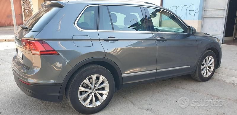 Usata VW Tiguan 150 CV (110 kW) 2018 Grigio SUV
