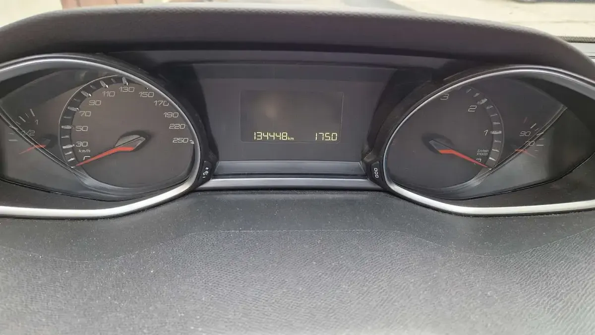 Usata Peugeot 308 Allure 116 CV (85 kW) 2015 Bianco Berlina