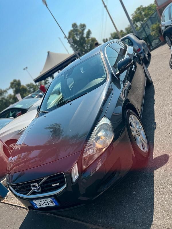 Usata Volvo V60 Summum 163 CV (119 kW) 2011 Nero Station wagon