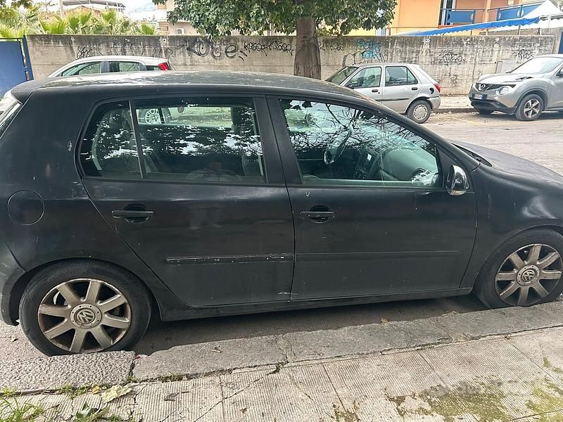 Usata VW Golf IV 2005 Nero Utilitaria