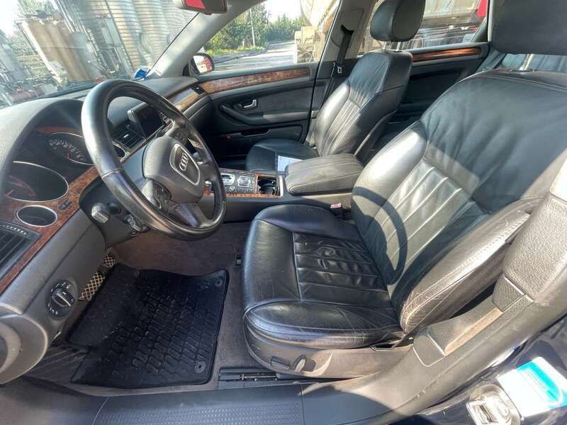 Usata 2005 Audi A8 Tre volumi | 4000 € - Immagine 1/4