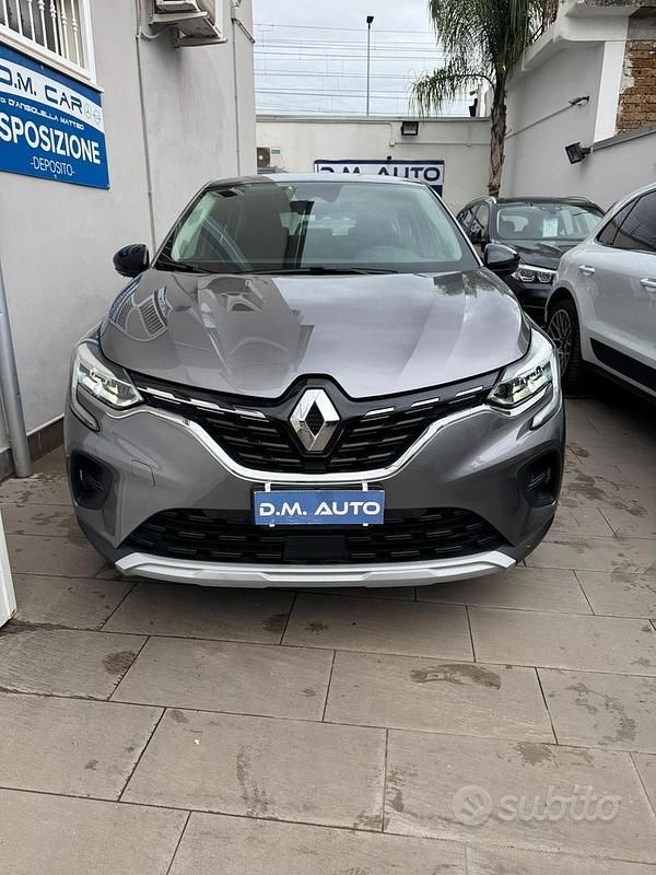 Usata Renault Captur Business 91 CV (66 kW) 2021 Grigio SUV