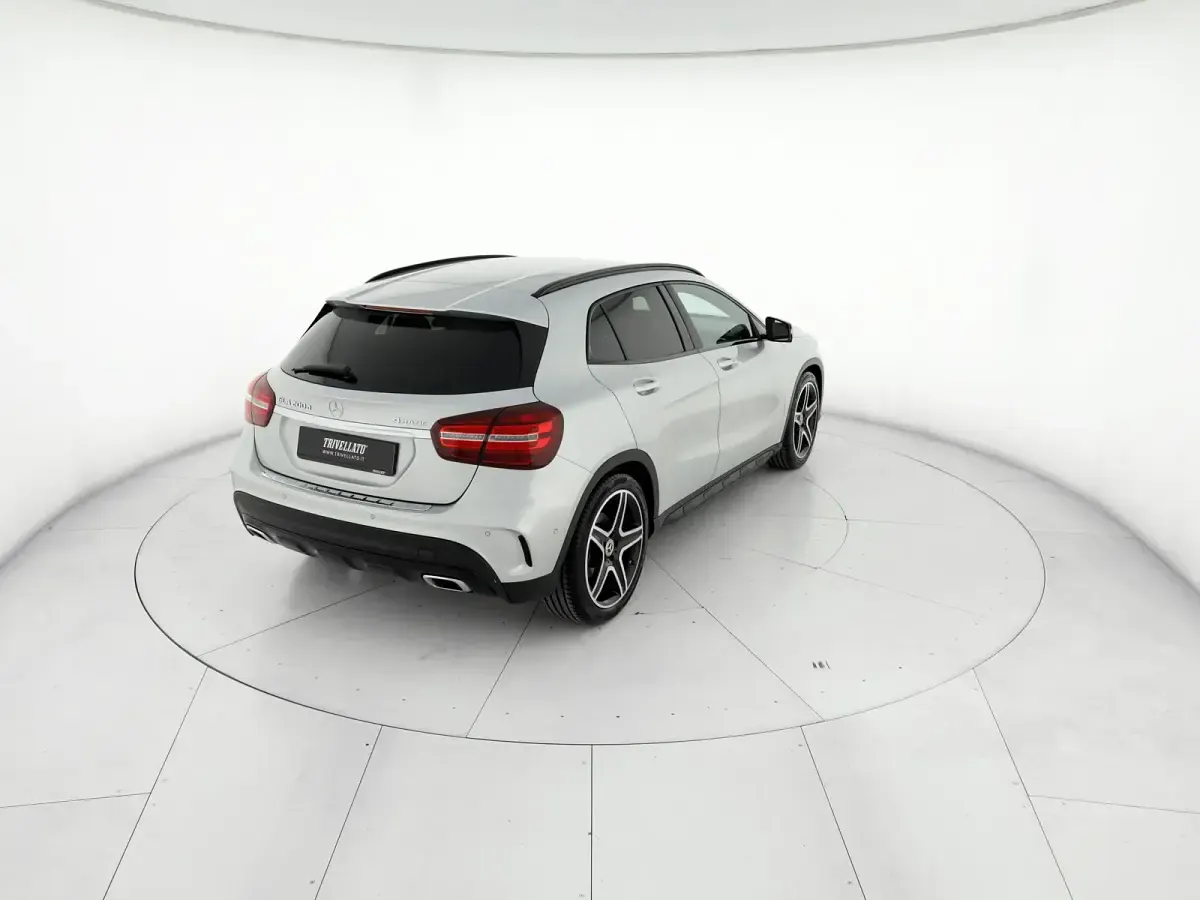 Usata Mercedes GLA200 Premium 136 CV (100 kW) 2019 Argento SUV