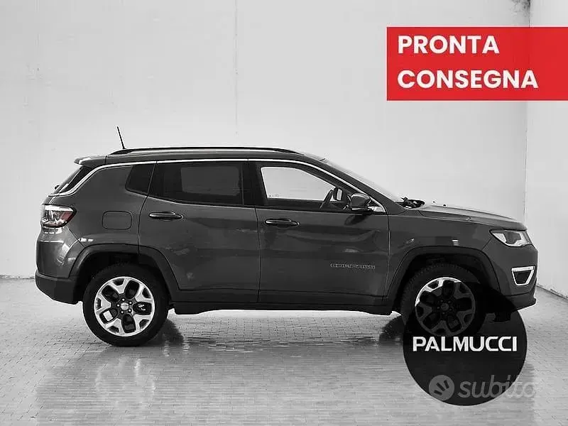 Usata Jeep Compass Limited 140 CV (102 kW) 2018 Grigio scuro SUV