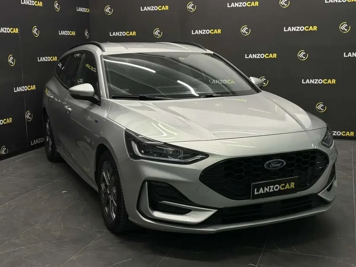 Usata Ford Focus ST-Line 155 CV (114 kW) 2023 Argento Station wagon