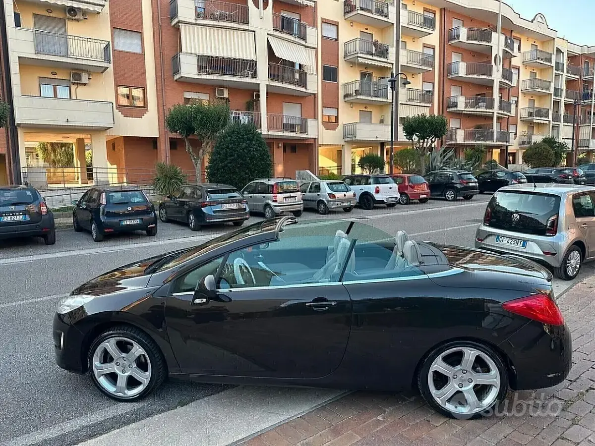 Usata Peugeot 308 CC 150 CV (110 kW) 2009 Marrone Cabrio