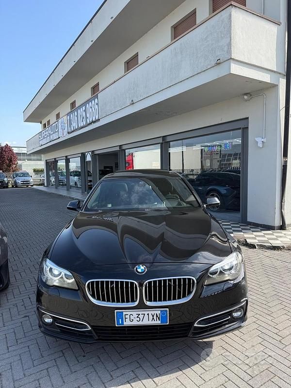 Usata BMW 520 Luxury Line 190 CV (139 kW) 2015 Nero Berlina