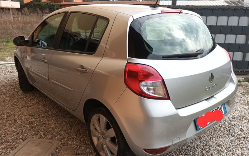 Usata Renault Clio II 75 CV (55 kW) 2010 Grigio Utilitaria