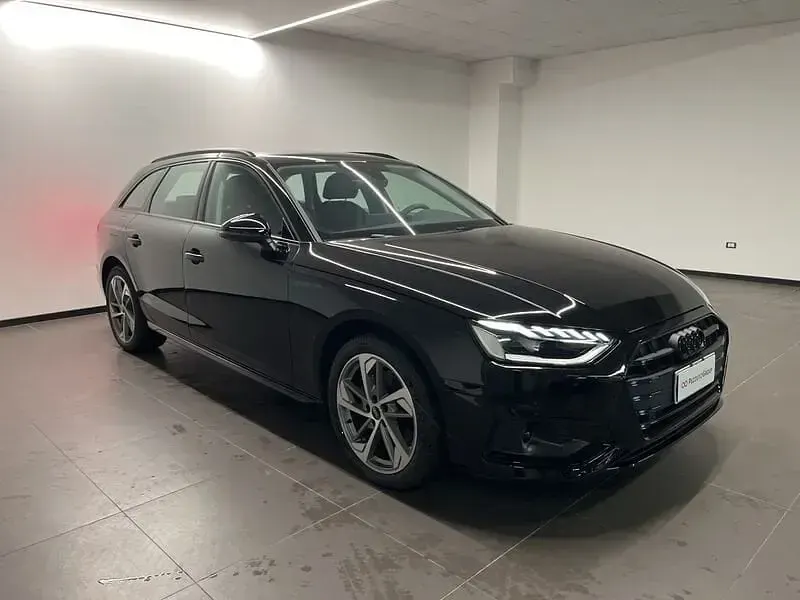 Usata Audi A4 Advanced 136 CV (100 kW) 2024 Nero Station wagon