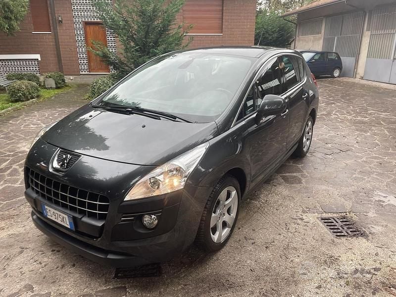 Grigio Usata 2013 Peugeot 3008 SUV | 5900 € (Buon prezzo) - Immagine 1/4