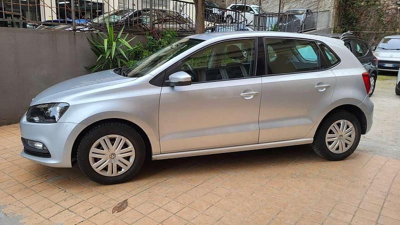 Usata VW Polo Trendline 60 CV (44 kW) 2015 Argento Berlina