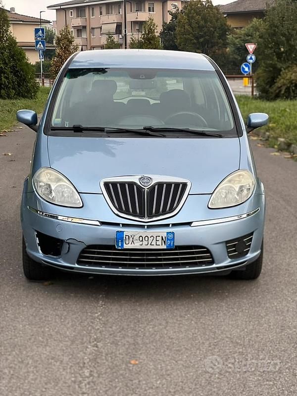 Usata Lancia Musa 95 CV (69 kW) 2009 Blu Monovolume