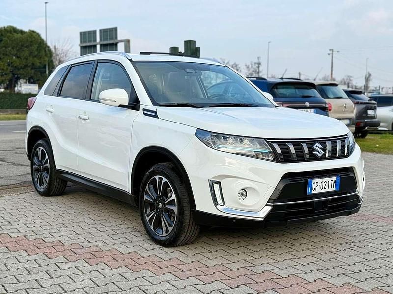 Usata Suzuki Vitara 102 CV (75 kW) 2023 Bianco SUV