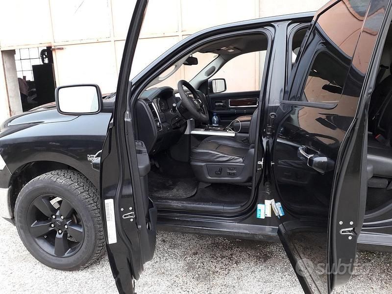 Usata Dodge Nitro 480 CV (353 kW) 2009 Nero SUV