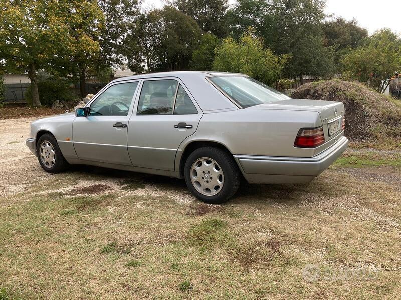 Usato 1994 Mercedes E250 2.5 Diesel (4.000 €)