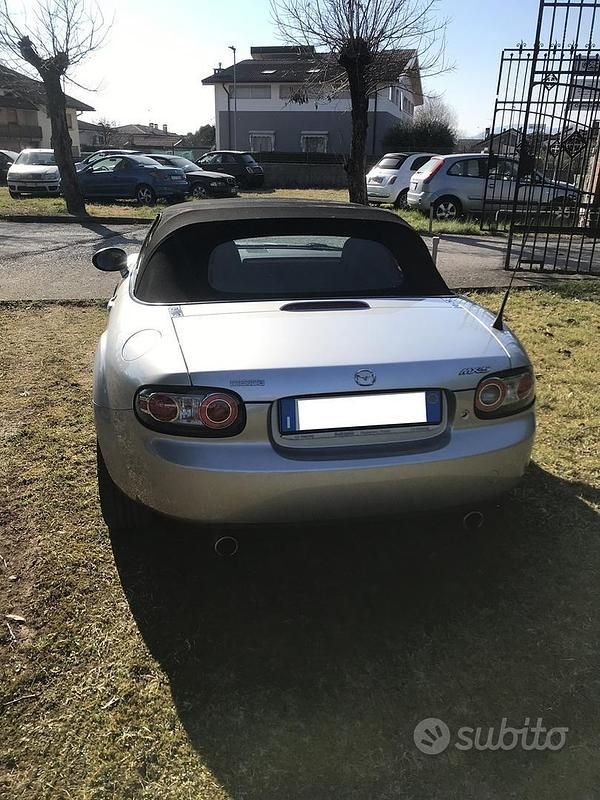 Usata Mazda MX5 146 CV (107 kW) 2008 Grigio Cabrio