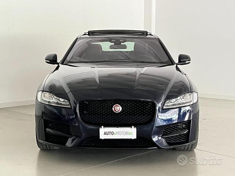 Usata Jaguar XF R-Sport 180 CV (132 kW) 2016 Blu Berlina