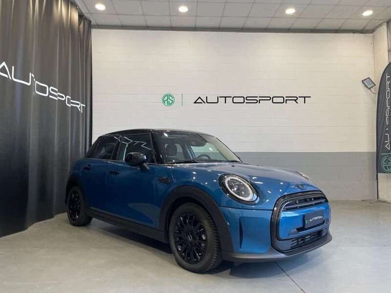 Blu Usata 2023 Mini Cooper Classic Utilitaria | 28.900 € (Molto cara) - Immagine 1/4
