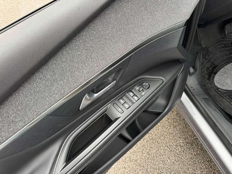 Usata Peugeot 3008 Business-Line 120 CV (88 kW) 2017 Argento SUV