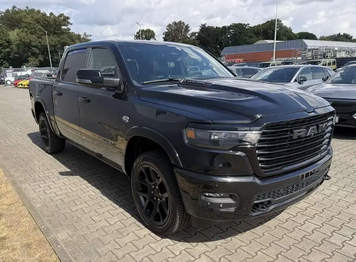 Nuova RAM 1500 401 CV (294 kW) 2026 Nero Pick-up