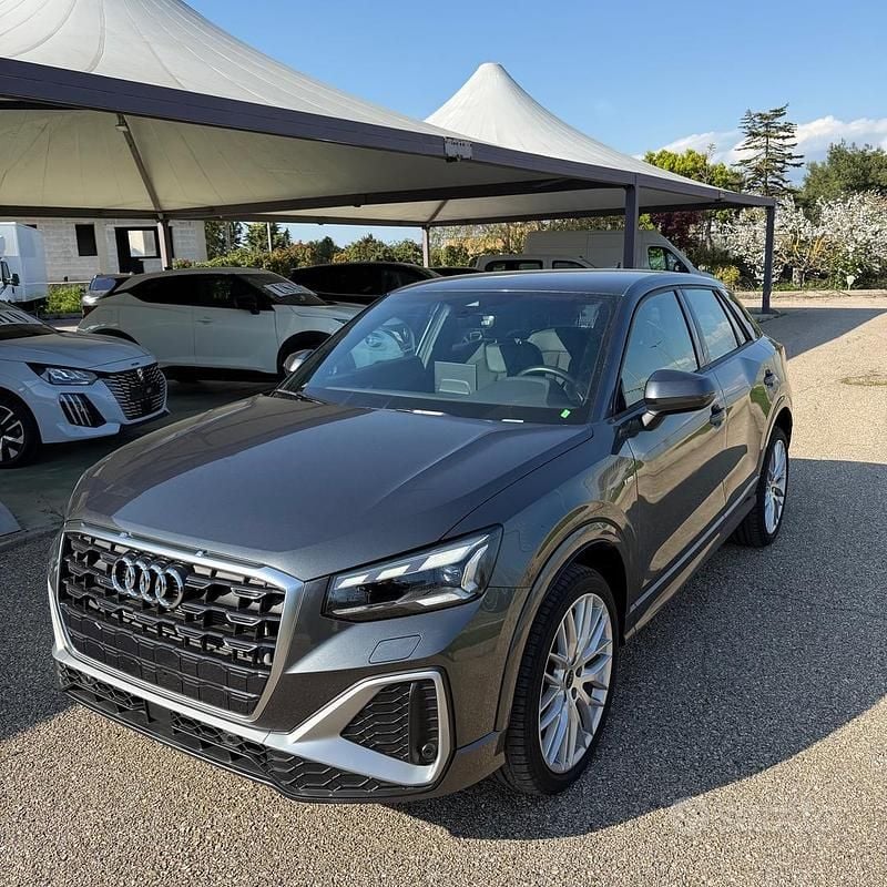 Usata Audi Q2 150 CV (110 kW) 2025 Grigio SUV