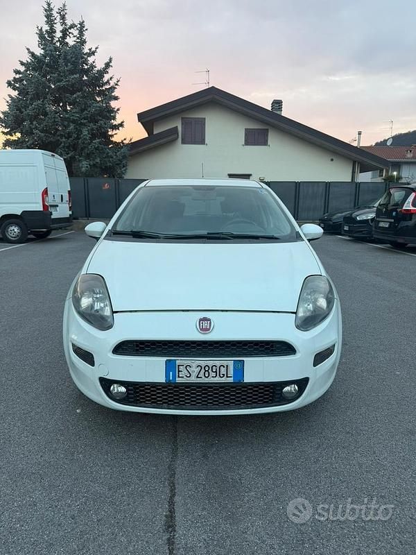 Usata Fiat Grande Punto 75 CV (55 kW) 2013 Bianco Utilitaria