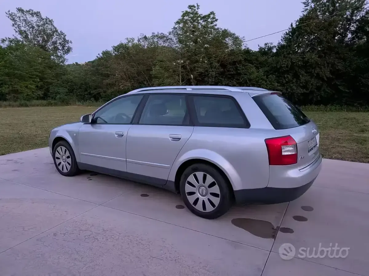 Usata Audi A4 130 CV (95 kW) 2003 Grigio Station wagon