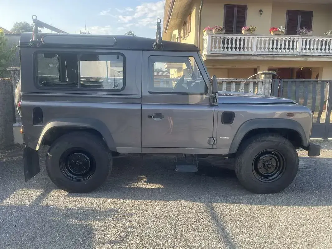 Usata Land Rover Defender SE 122 CV (89 kW) 2006 Station wagon