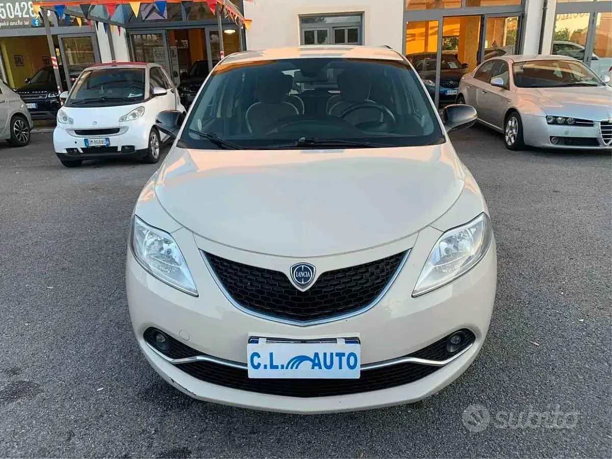 Usata Lancia Ypsilon 95 CV (69 kW) 2016 Beige Utilitaria