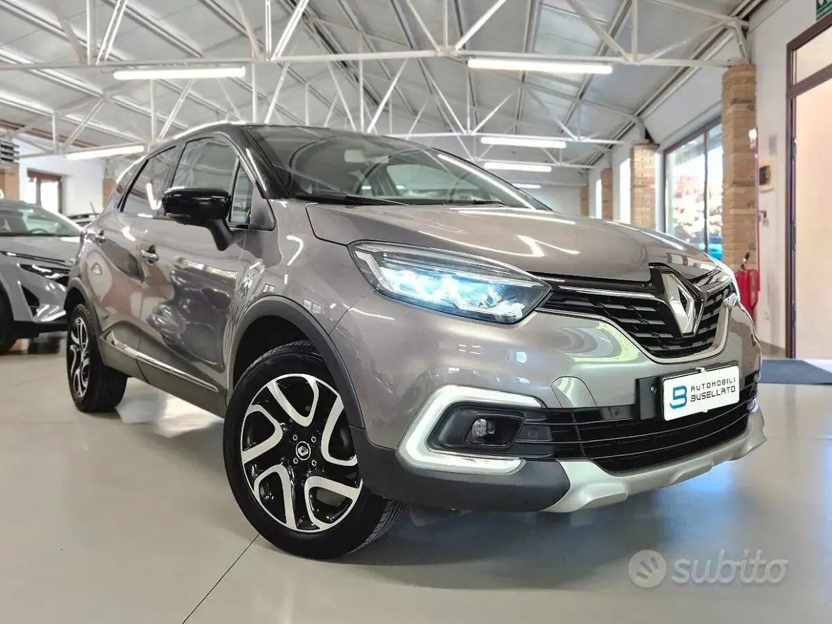 Usata Renault Captur Intens 90 CV (66 kW) 2017 Grigio SUV