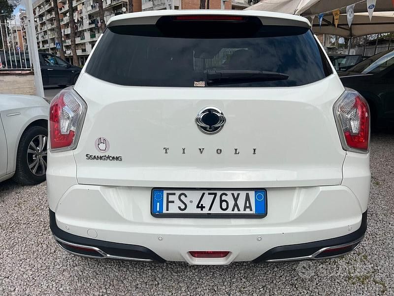 Gebraucht SsangYong Tivoli 116 PS (85 kW) 2019 Weiß SUV