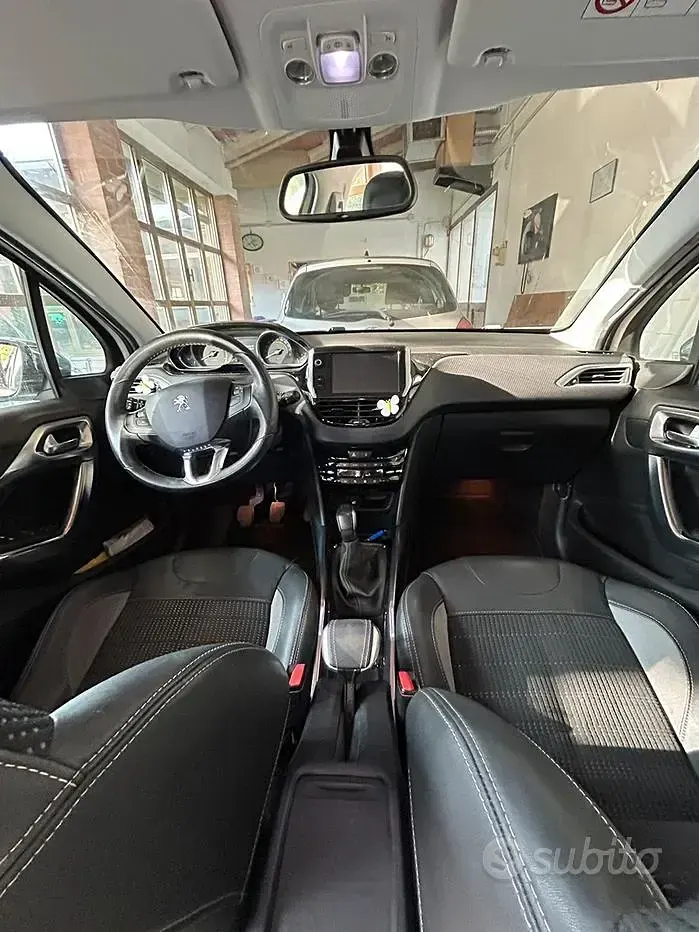 Usata Peugeot 2008 Allure 92 CV (67 kW) 2014 Bianco SUV