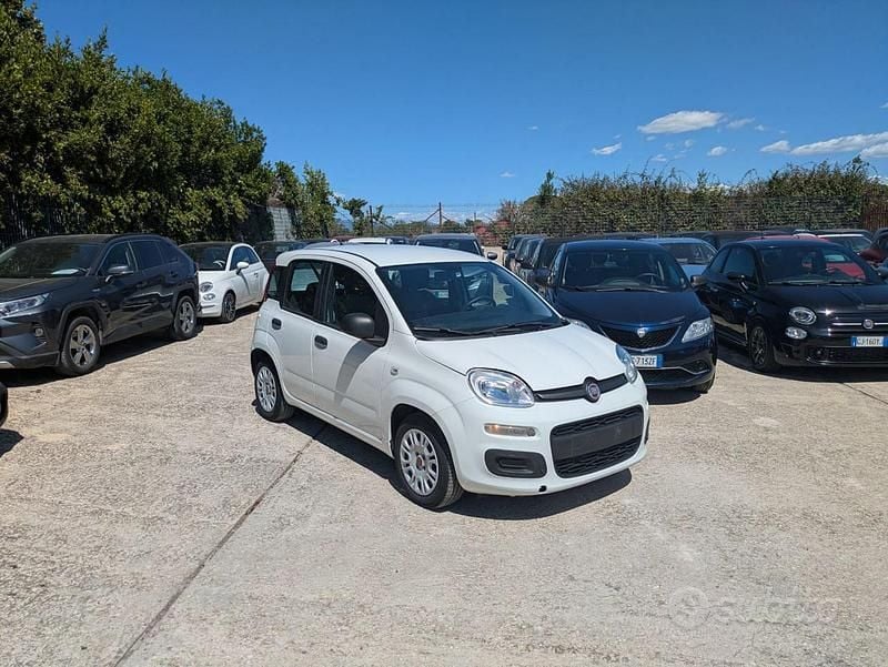 Bianco Usata 2022 Fiat Panda Tre volumi | 9350 € (Ottimo prezzo) - Immagine 1/4