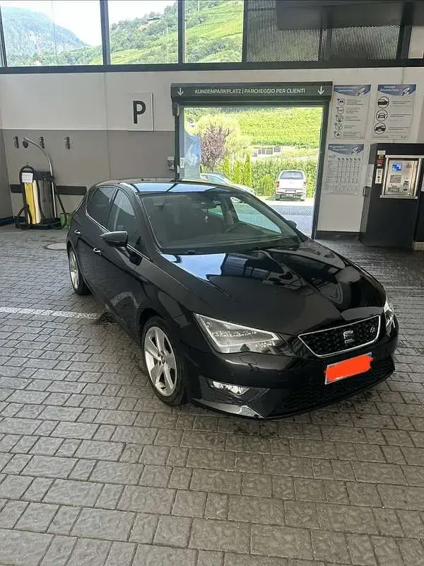 Usata Seat Leon FR 150 CV (110 kW) 2016 Nero Utilitaria