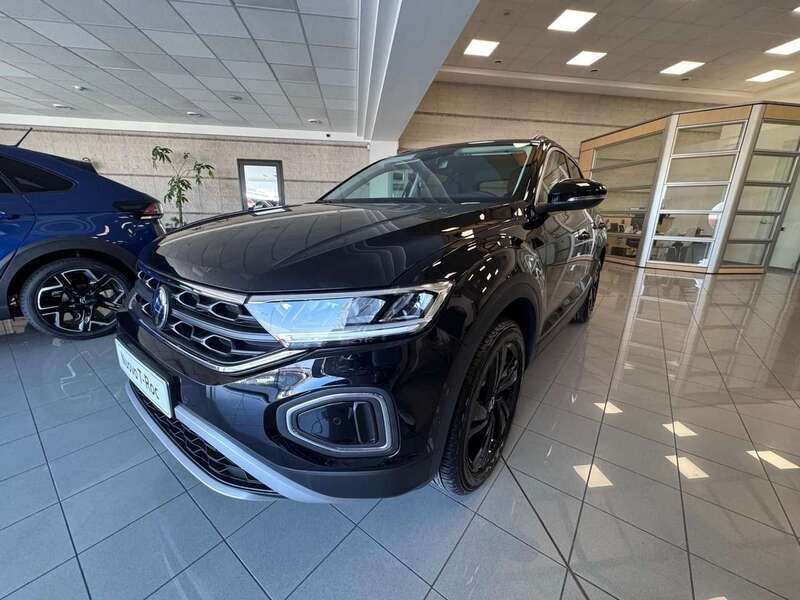 Nero Nuova 2025 VW T-Roc Sport SUV | 34.250 € (Buon prezzo) - Immagine 1/4