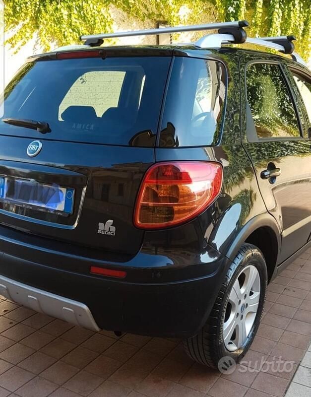 Begagnad Fiat Sedici 2007 Svart SUV