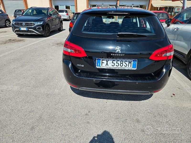 Usata Peugeot 308 SW 131 CV (96 kW) 2019 Nero Station wagon