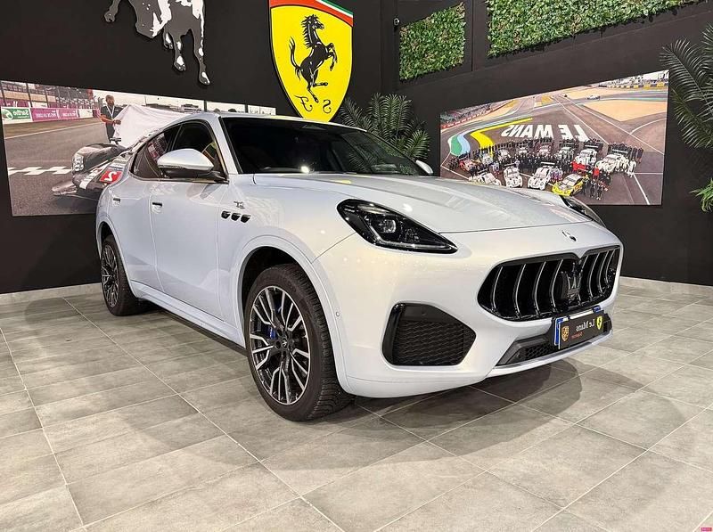 Usata Maserati Grecale GT 300 CV (220 kW) 2022 Grigio cangiante perlato SUV