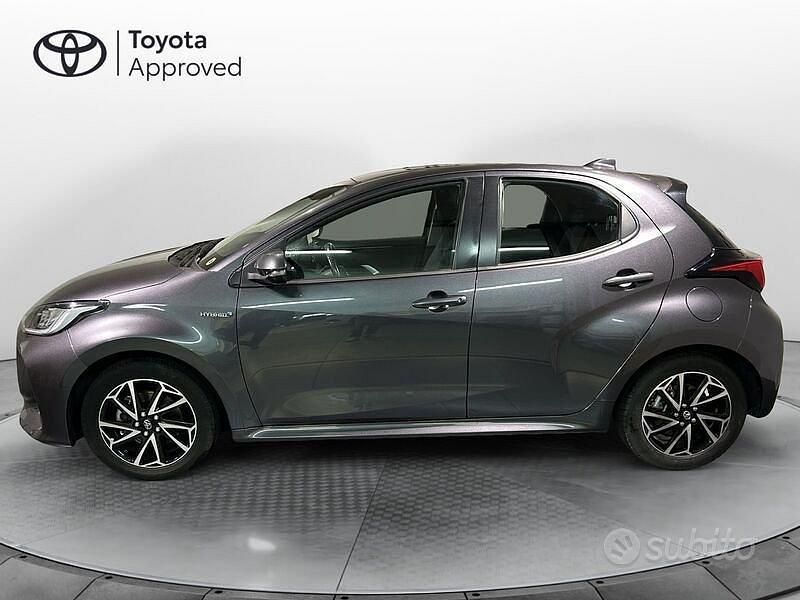Usata Toyota Yaris Hybrid Trend 116 CV (85 kW) 2022 Grigio Berlina