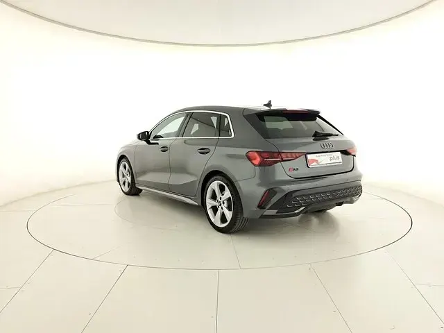 Usata Audi A3 S-Line 150 CV (110 kW) 2025 Grigio daytona perlato Berlina