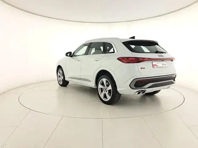 Nuova Audi Q5 S-Line 204 CV (150 kW) 2025 Bianco ghiacciaio metallizzato SUV