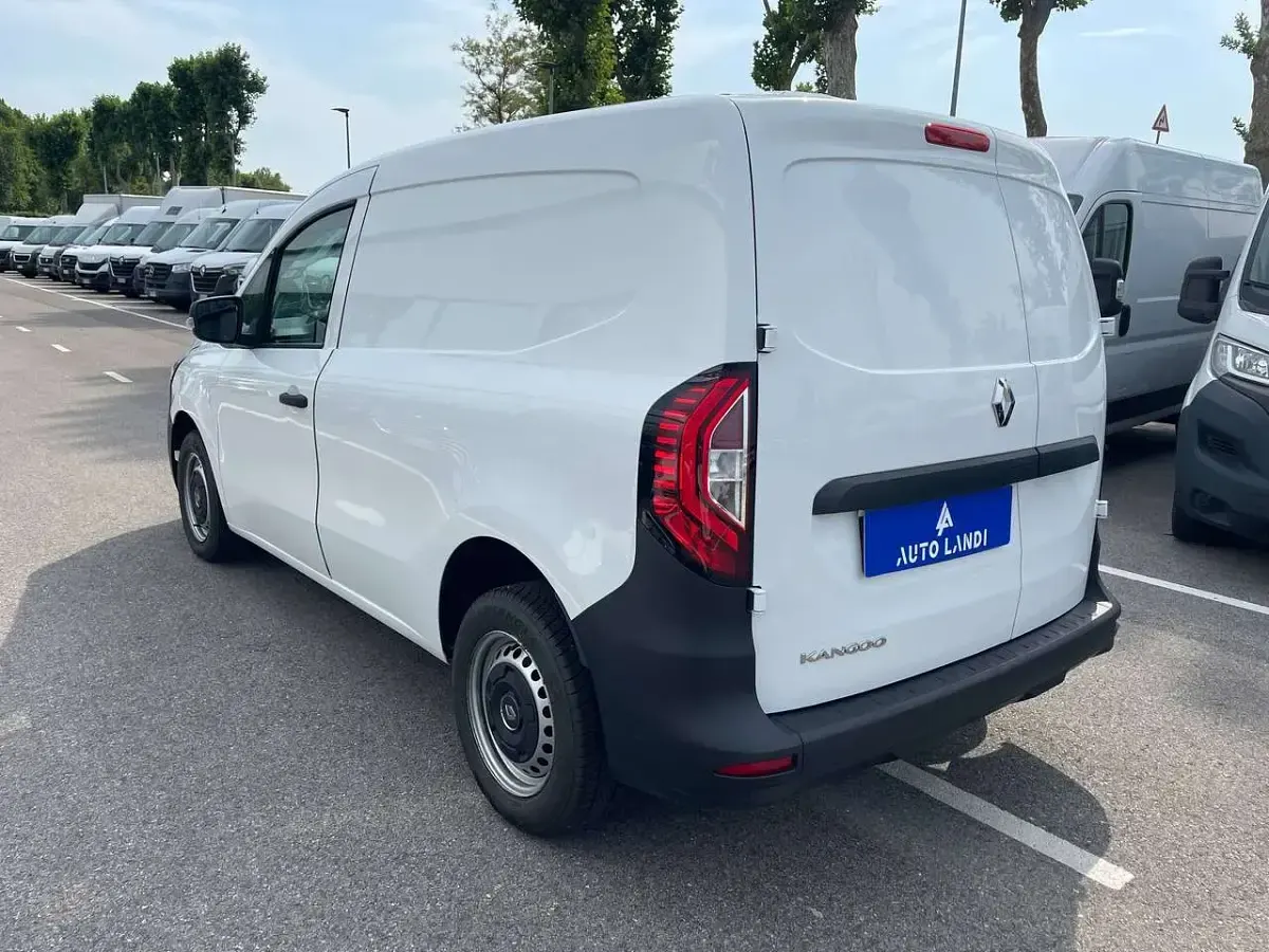 Usata Renault Kangoo 95 CV (69 kW) 2023 Bianco Monovolume