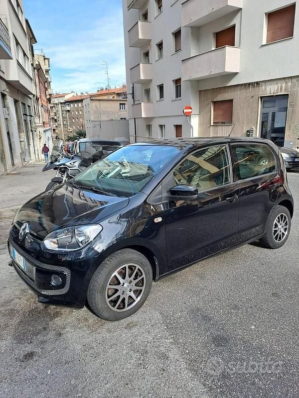 Usata VW up! 60 CV (44 kW) 2014 Nero Utilitaria
