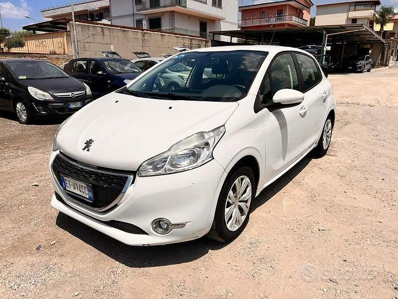 Usata Peugeot 208 Active 82 CV (60 kW) 2014 Other Utilitaria
