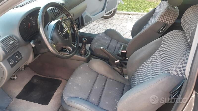 Usata Audi A3 110 CV (80 kW) 2000 Grigio Utilitaria