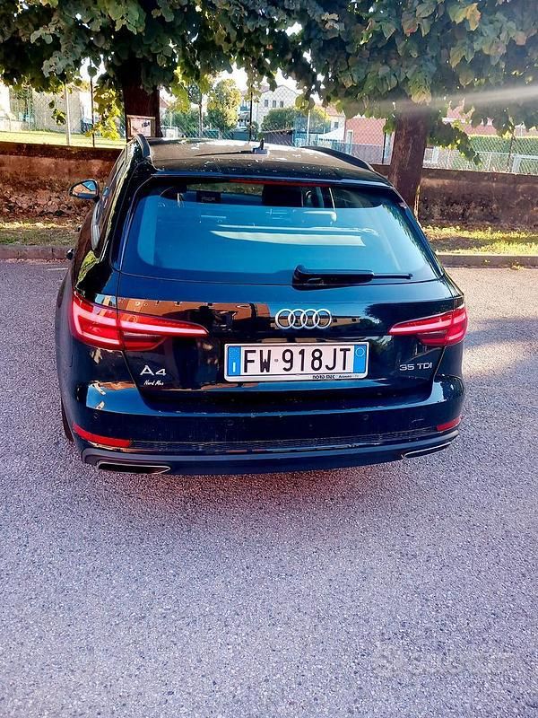 Usata Audi A4 150 CV (110 kW) 2019 Nero Station wagon