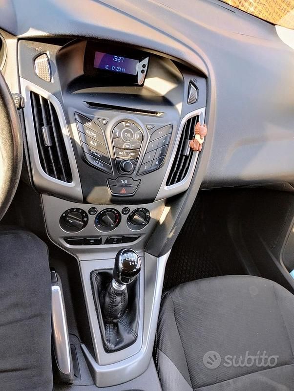 Usata Ford Focus 115 CV (84 kW) 2012 Nero Station wagon