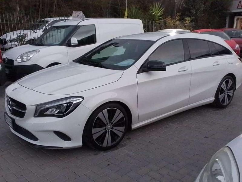 Usata Mercedes CLA200 Shooting Brake 136 CV (100 kW) 2017 Bianco Station wagon
