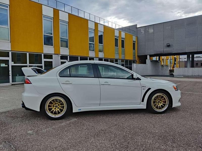 Usata Mitsubishi Lancer Evolution 295 CV (216 kW) 2011 Bianco Berlina